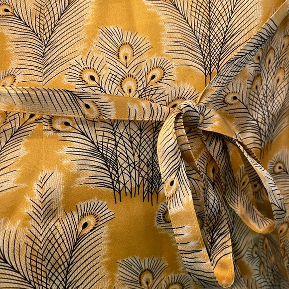 Free People Woman’s Gold Peacock Feather Print Top / Blouse Size:6 Preloved - Picture 7 of 10